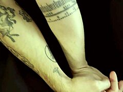 ¡Diablos sí, Marcelo Russo folla el culo apretado de Ikarus sin piedad!