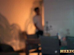 Kembar remaja 18+ dan teman lepaskan ketiga kontolnya