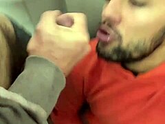 casado dotado fodeu meu cu no banheiro, meteu tudo sem cuspe, caralho!