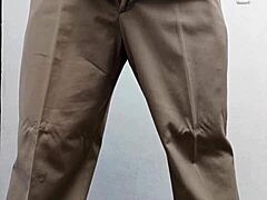 火辣老师在狂野公交装扮场景手淫