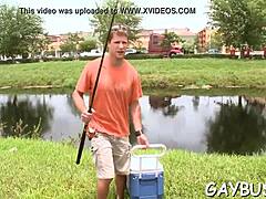 Čoveče, volim da gledam grube bareback pušenje kurca, znaš!