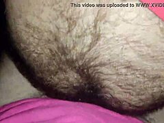 Fodendo o casado peludo no banheiro da rodoviária.