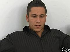 Glej mladeniče v homoseksualnem pornu.