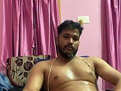 सोलो लड़का टुनाइट डीपथ्रोट एकशन में स्लॉपी हो जाता है