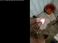 用玩具撸我大鸡巴，想象你的嘴