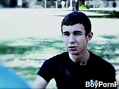 Yo, Ucker Vamp lačen po mladeniškem mesu za trdo pofukanje! 😈