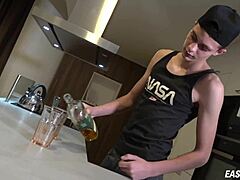 Straight College Boy Enjoys an Epic Handjob from Czech Twink.