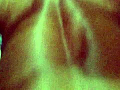 Nemůžu uvěřit, jak moc toužím dávat orál a vzrušovat se z toho. Myslím na to pořád.