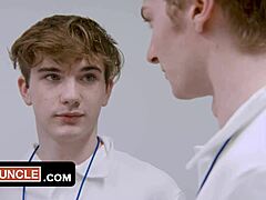 Hey tatlım, böyle bir sik gibi bu azgın twink'i Sexerance parodi fragmanında denemek ister misin?