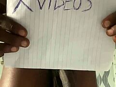 Ogromen velik črn afriški kurac, pripravljen dominirati v divji akciji.