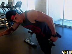 Jock etero che si danno da fare duramente per soldi