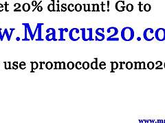 Ten prawdziwy umięśniony hetero facet gardłuje trenera mocno