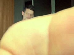 Átöltözött előttem és forró cserében végeztük. Ki hitte volna, hogy ez a medve szereti a BDSM-et?