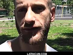 Gej crni kvoterbek analno jebe navijačicu!