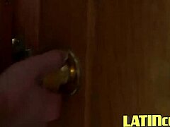 טווינק לטינו אקזוטי מרים בחור לזיון גס בלי קונדום ושפיכה