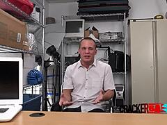 Penchée pour une levrette sans capote ?