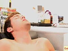 Kelan Carr v hardcore pisarniškem sesanju in jebanju s krimiji 🥵💼