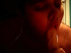 Dildo'ya İlk Kez Oral Yaptım