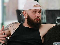 Помогни на приятеля си да чука за първи път!