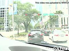 Jugendlicher 18+ Schwuler lässt sich für Geld ficken