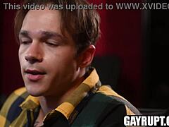 Ketangkap di Bioskop: Jayden dan Omar Ngentot Bokong Masing-Masing dengan Kontol Besar?