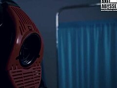 Axel Abysse jinekoloji koltuğunda dildolu çift anal yumruklama ve genişleme hardcore